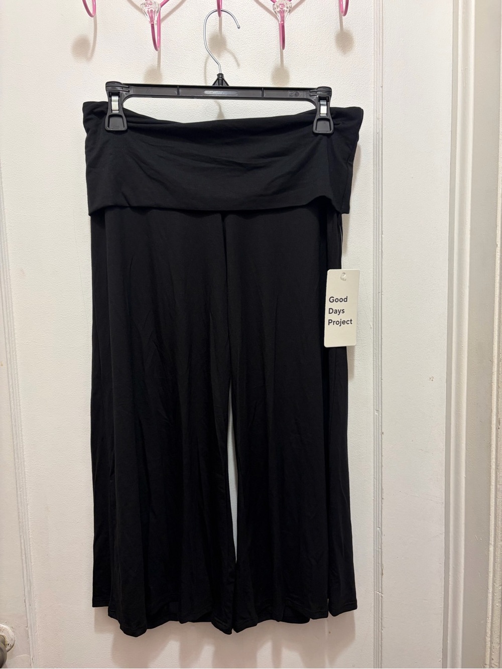 Good Days Project black gaucho pants with fold over waistband size medium
